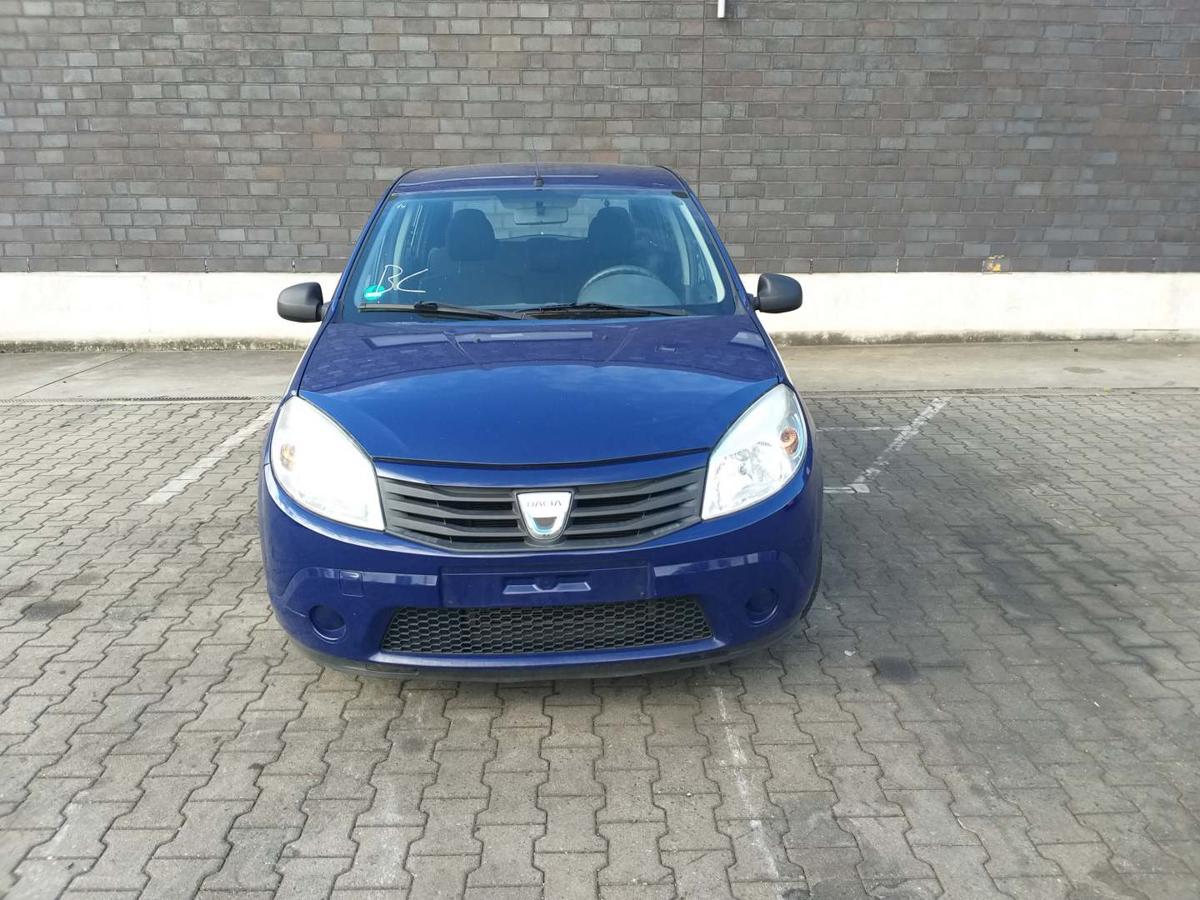 Dacia Sandero original Scheinwerfer links Halogen obehalb leicht vergilbt Bj.2009